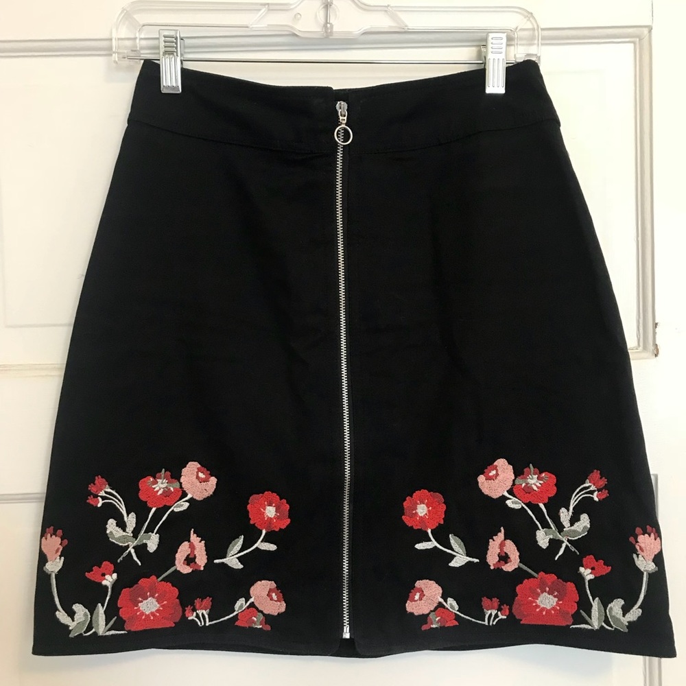 NWT Ann Taylor LOFT Outlet skirt | Size 2